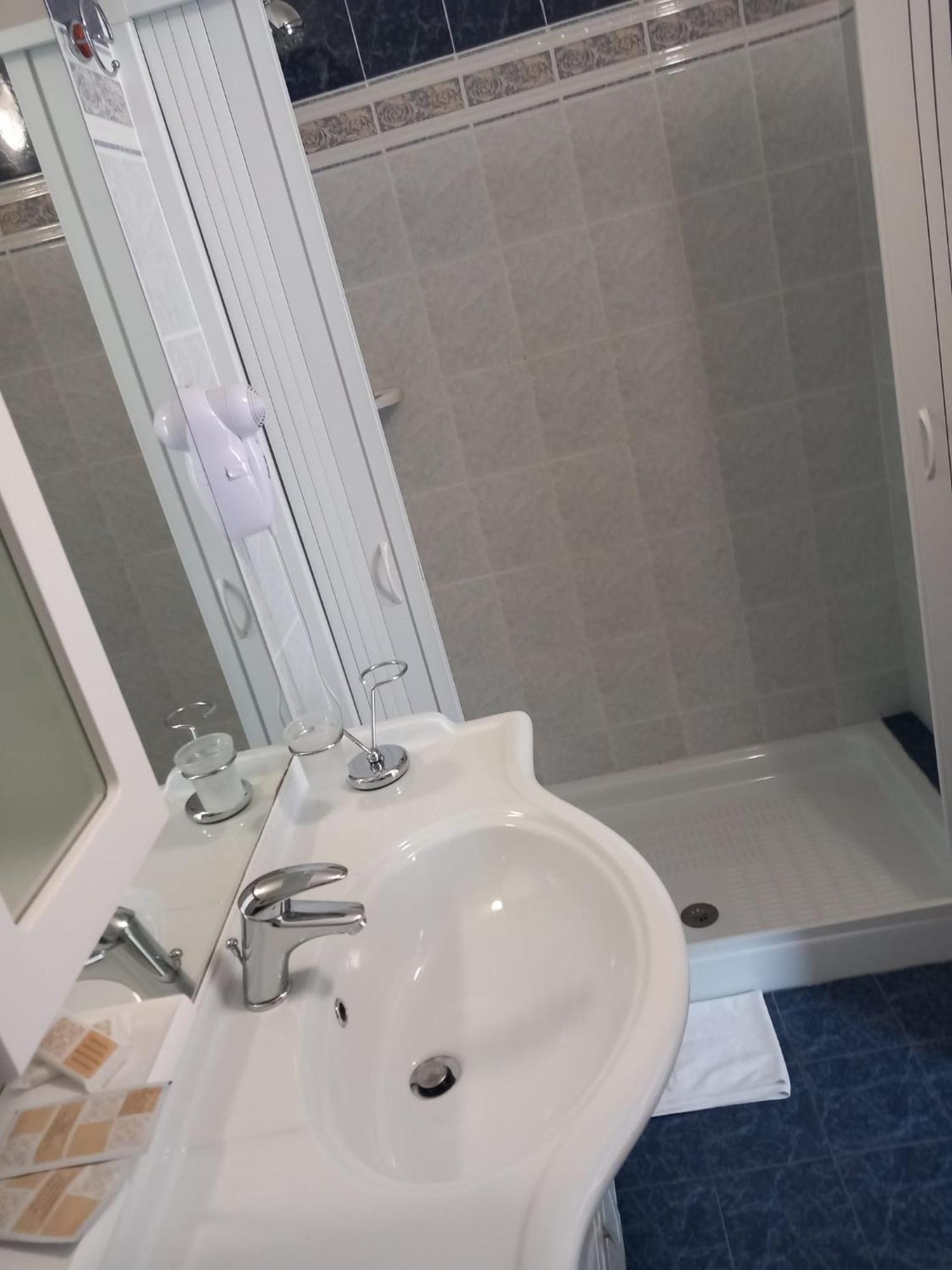 Albergo Labotte Βιέστε Εξωτερικό φωτογραφία