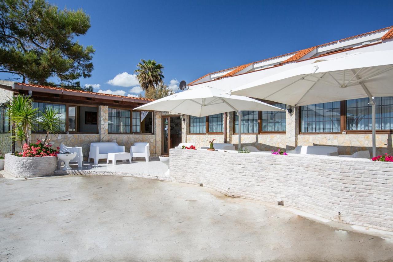 Albergo Labotte Βιέστε Εξωτερικό φωτογραφία